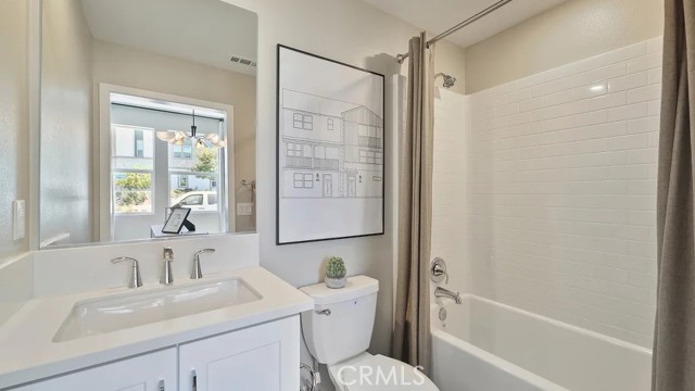 Detail Gallery Image 16 of 23 For 26852 Serif Pl, Valencia,  CA 91381 - 3 Beds | 3/1 Baths