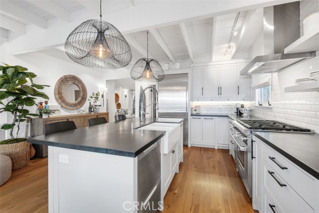 Detail Gallery Image 5 of 46 For 31962 Sunset, Laguna Beach,  CA 92651 - 3 Beds | 1/1 Baths