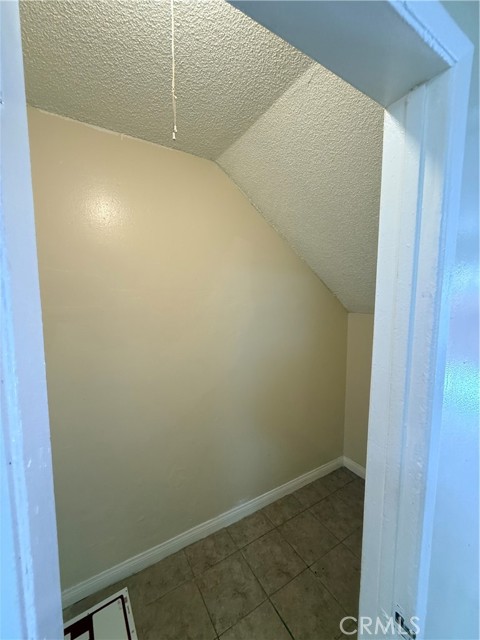 Detail Gallery Image 6 of 21 For 426 E 79th St #1,  –,  CA 90003 - 2 Beds | 1 Baths