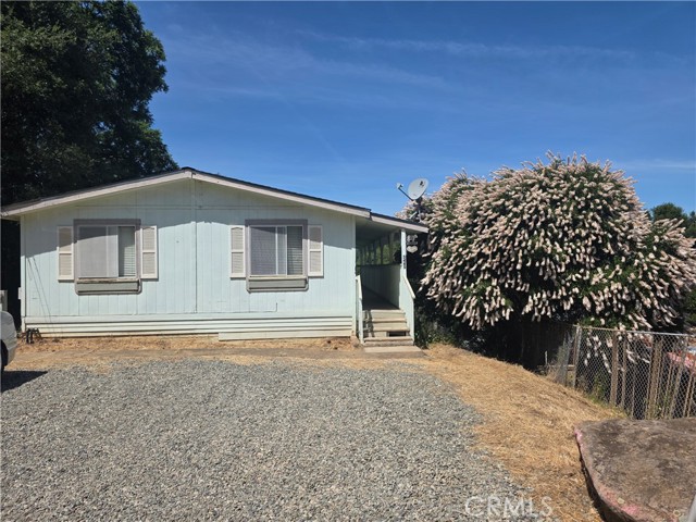 3445 Garfield Avenue, Clearlake CA: https://media.crmls.org/medias/1fe1a868-561f-43e7-b02b-b14d2e7fa24c.jpg