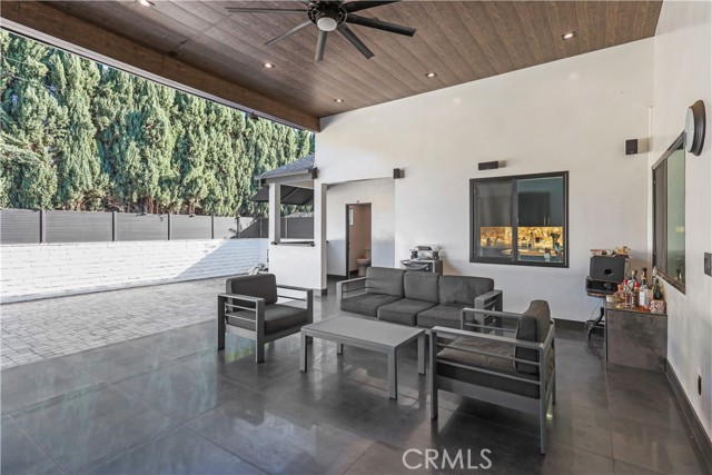 Image 33 of 40 For 2240 Parish  