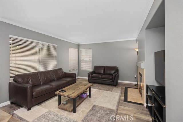 4 Chisholm Trail, Trabuco Canyon CA: https://media.crmls.org/medias/1fe49e9d-a14c-4cd5-835c-804c21bec689.jpg