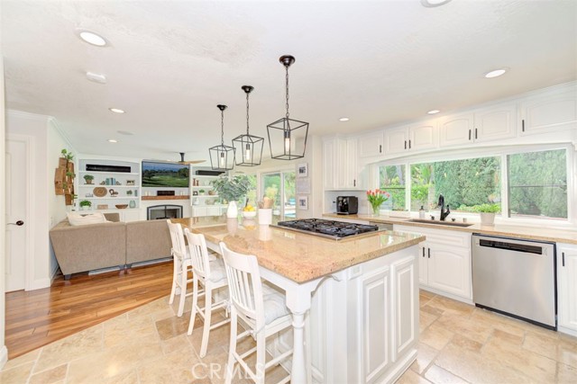 26752 Magdalena Lane, Mission Viejo CA: https://media.crmls.org/medias/1fe4aa9f-8bcb-458a-b36c-63b97922ee98.jpg