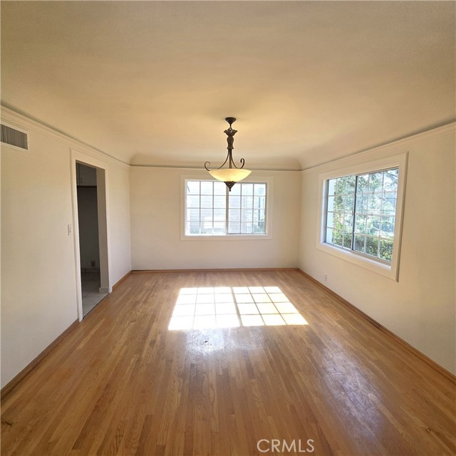 Detail Gallery Image 4 of 21 For 2035 Rangeview, Glendale,  CA 91201 - 3 Beds | 2/1 Baths