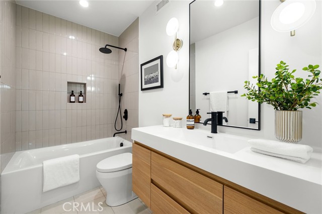 Detail Gallery Image 17 of 19 For 955 Everett St, Los Angeles,  CA 90026 - 2 Beds | 2/1 Baths