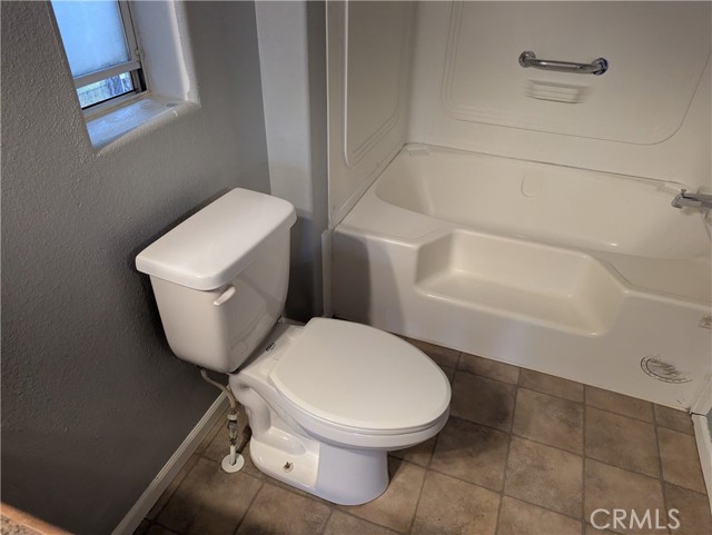 Detail Gallery Image 6 of 15 For 443 Holmes Ln, Sugarloaf,  CA 92386 - 3 Beds | 2 Baths