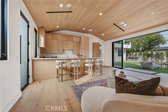 Detail Gallery Image 33 of 36 For 16252 Addison St, Encino,  CA 91436 - 7 Beds | 7/1 Baths