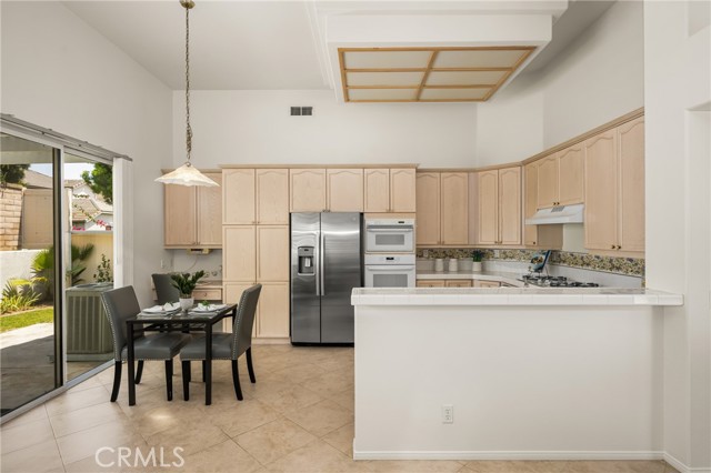 Detail Gallery Image 14 of 42 For 615 N Oxford Ct, Orange,  CA 92869 - 3 Beds | 2 Baths