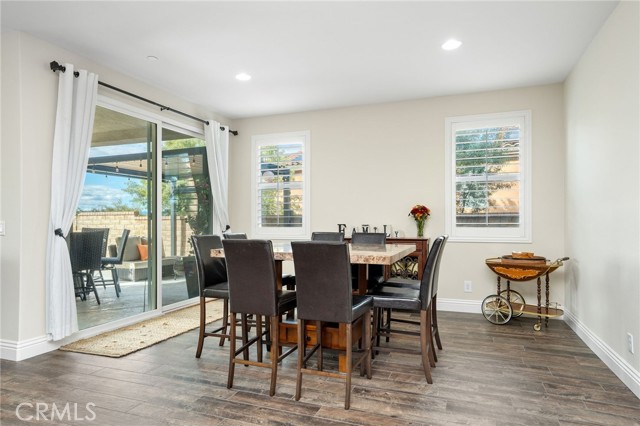 Detail Gallery Image 29 of 52 For 20530 Cheryl Ln, Saugus,  CA 91350 - 5 Beds | 4 Baths