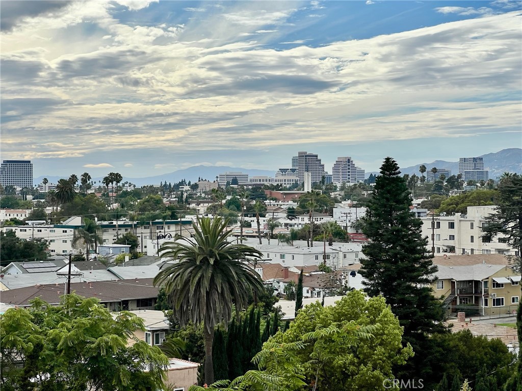 https://media.crmls.org/medias/1fe67039-bfad-4022-8532-7af685716ecf.jpg?preset=X-Large