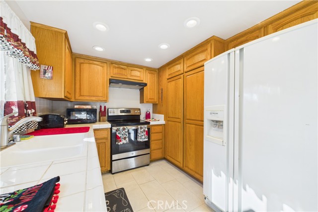 Detail Gallery Image 11 of 25 For 1331 W Cerritos #25,  Anaheim,  CA 92802 - 3 Beds | 2/1 Baths