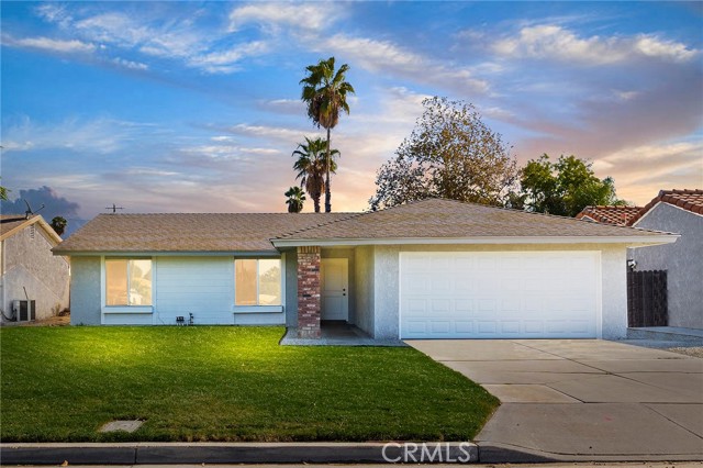 Detail Gallery Image 1 of 26 For 26350 Cornell St, Hemet,  CA 92544 - 3 Beds | 2 Baths