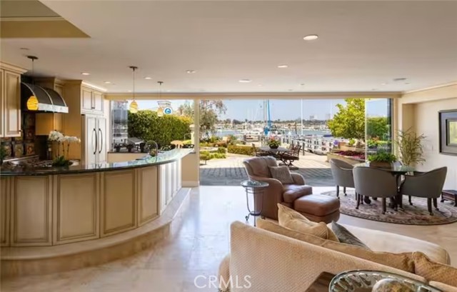 Detail Gallery Image 7 of 8 For 900 E Balboa Bld, Newport Beach,  CA 92661 - 4 Beds | 4/1 Baths