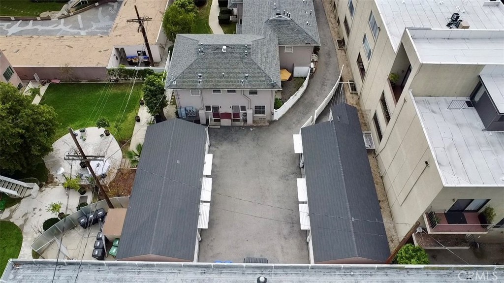 https://media.crmls.org/medias/1fe76ee4-6aa0-4b97-be5a-ee84b5f83bc3.jpg?preset=X-Large