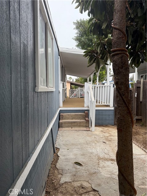 995 Pomona Road, Corona CA: https://media.crmls.org/medias/1fe8d1e2-8331-4c6c-a40f-66b0fffc37c6.jpg