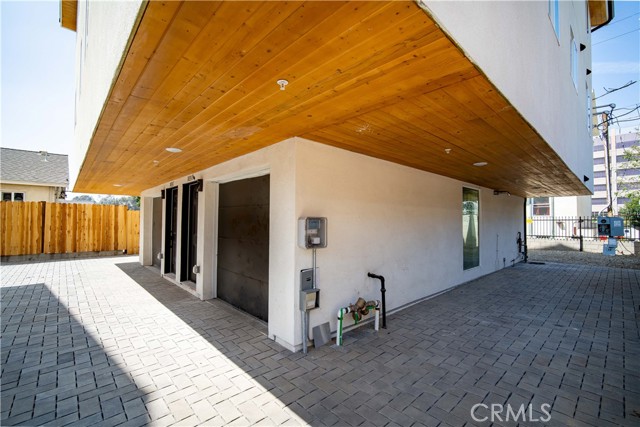 1031 N Cummings Street, Los Angeles CA: https://media.crmls.org/medias/1fe93b01-b04b-4efc-a303-0b4a422e969e.jpg