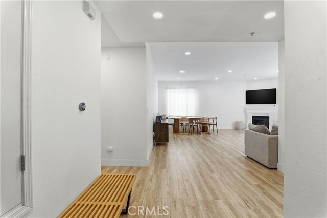 Detail Gallery Image 6 of 39 For 1023 Wilcox Ave, Los Angeles,  CA 90038 - 2 Beds | 2 Baths