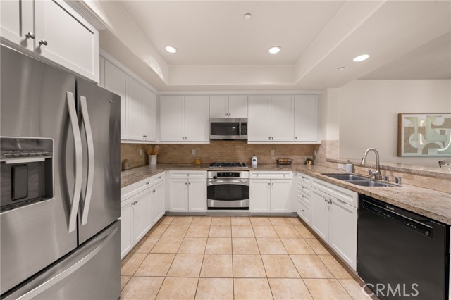 Detail Gallery Image 6 of 19 For 11115 Acama St #305,  Studio City,  CA 91602 - 3 Beds | 2/1 Baths