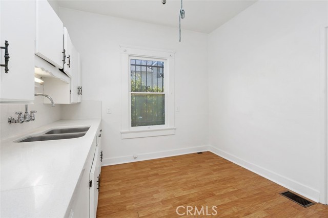 Detail Gallery Image 12 of 40 For 4771 Victoria Ave, Riverside,  CA 92507 - 5 Beds | 2 Baths