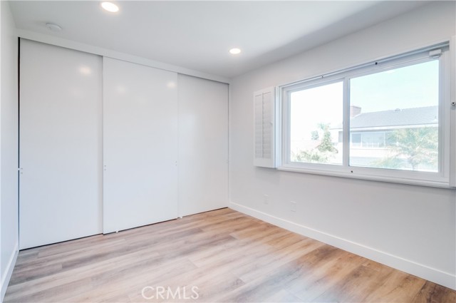 15562 Wild Cherry Circle, Huntington Beach CA: https://media.crmls.org/medias/1feb1da6-ba9c-4c99-9270-ee925bd881a5.jpg