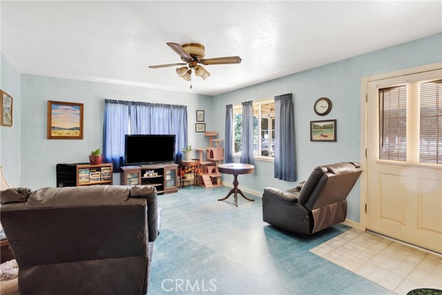 Detail Gallery Image 10 of 44 For 5635 Honeyhill Rd a & B,  Oak Hills,  CA 92344 - 3 Beds | 1 Baths
