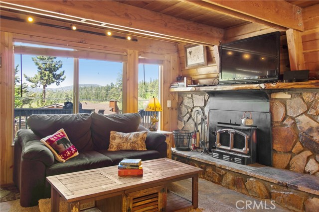 Detail Gallery Image 7 of 21 For 1124 Club View Dr, Big Bear Lake,  CA 92315 - 3 Beds | 2 Baths