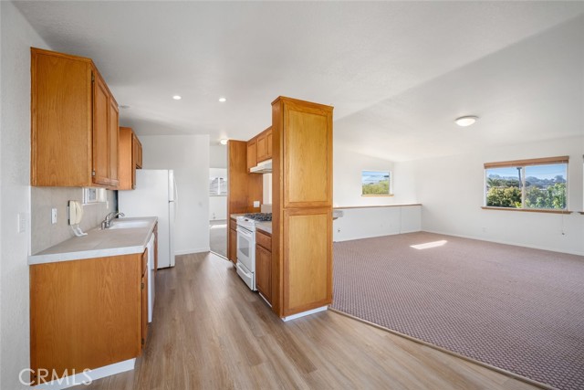 Detail Gallery Image 15 of 54 For 1215 Morro Ave, Morro Bay,  CA 93442 - 3 Beds | 2 Baths