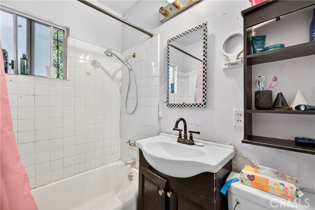 Detail Gallery Image 9 of 25 For 705 S Thorson Ave, Compton,  CA 90221 - 3 Beds | 1 Baths