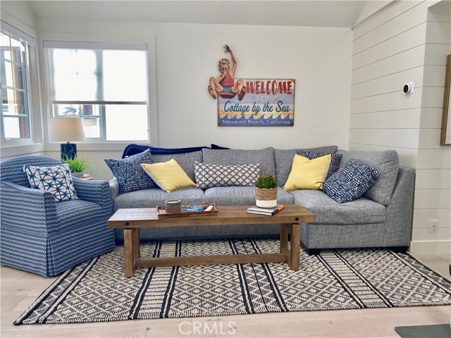 Detail Gallery Image 5 of 8 For 212 1/2 Garnet Ave, Newport Beach,  CA 92662 - 2 Beds | 2 Baths