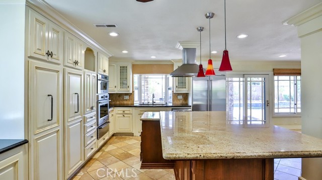 20931 Avenida Amapola, Lake Forest CA: https://media.crmls.org/medias/1fed2d83-51e6-487d-91b2-5aec9e6d386c.jpg
