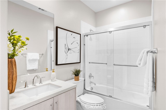 281 Burwood, Lake Forest CA: https://media.crmls.org/medias/1fedebf1-9389-4af6-bb7c-3af1c7acb3ca.jpg