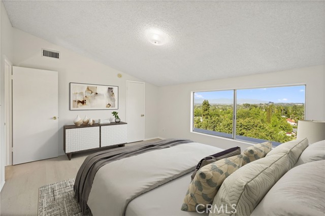Detail Gallery Image 37 of 64 For 5932 Ellenview Ave, Woodland Hills,  CA 91367 - 5 Beds | 4 Baths