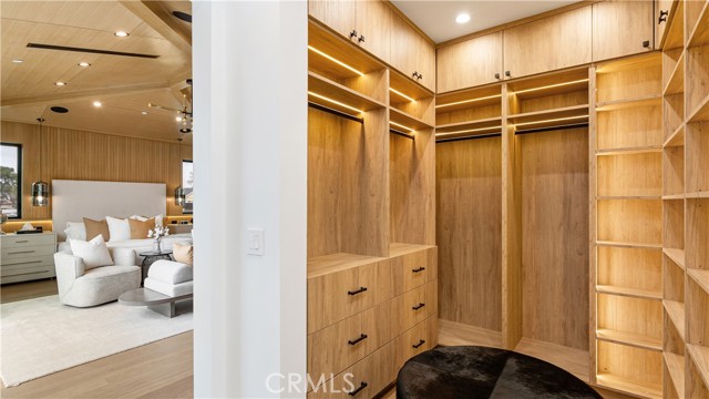 Detail Gallery Image 29 of 41 For 15473 La Maida St, Sherman Oaks,  CA 91403 - 5 Beds | 5/1 Baths