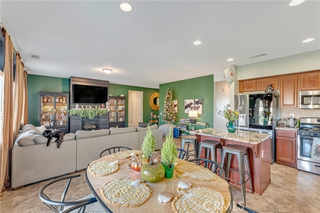 Detail Gallery Image 15 of 37 For 12936 Presidio, Victorville,  CA 92394 - 3 Beds | 2 Baths