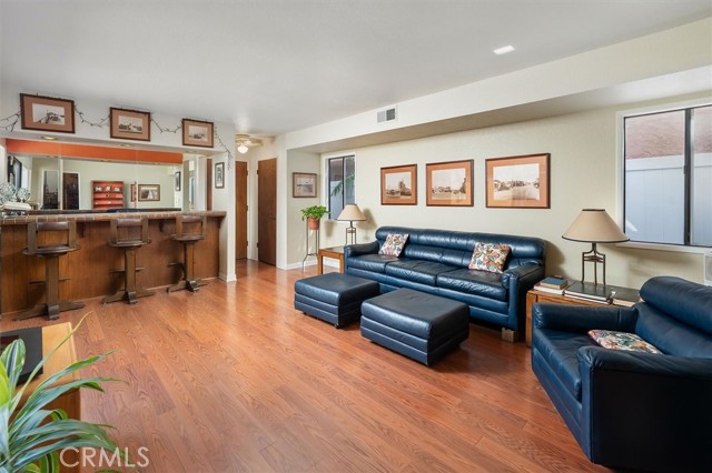 537 3rd Street, Manhattan Beach CA: https://media.crmls.org/medias/1ff09300-a960-4319-8687-234c4dfe4cb4.jpg