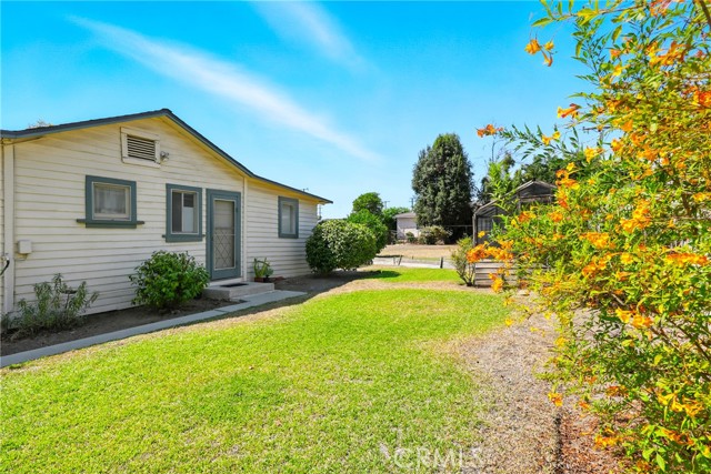8847 Naomi Avenue, San Gabriel CA: https://media.crmls.org/medias/1ff0b280-2213-4cc2-83b7-5ef2a686cf8f.jpg