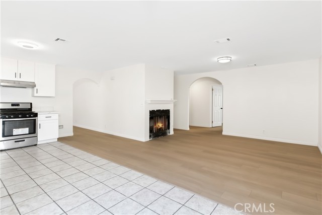 Detail Gallery Image 15 of 33 For 823 E 3rd St, Pomona,  CA 91766 - 4 Beds | 2 Baths