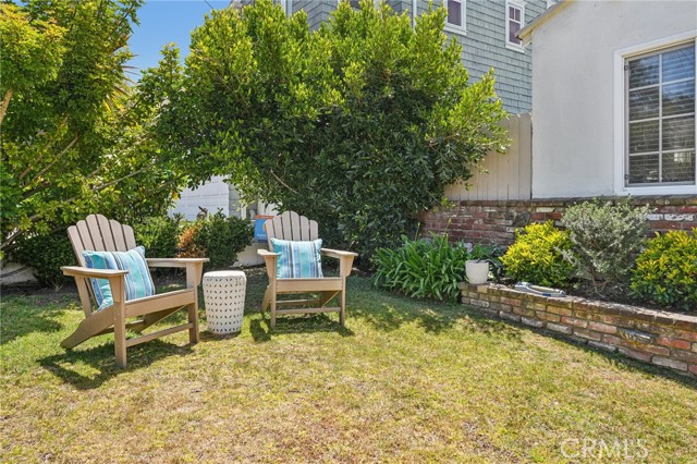 Detail Gallery Image 5 of 28 For 1120 9th St, Hermosa Beach,  CA 90254 - 2 Beds | 1 Baths