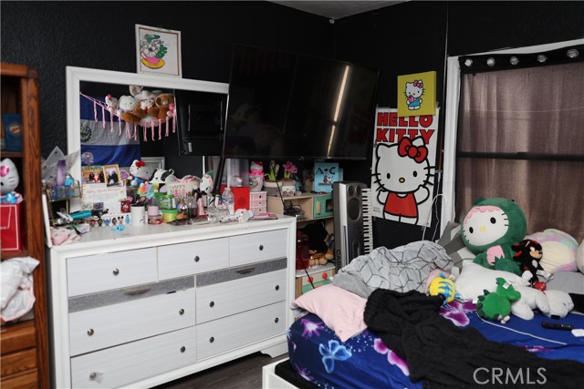 927 W 82nd Street, Los Angeles CA: https://media.crmls.org/medias/1ff27dc0-7c47-4427-9dfe-d5f9057efdb1.jpg
