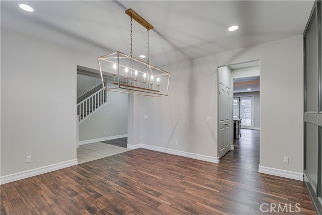 Detail Gallery Image 6 of 44 For 5005 Silvery Jewel, Bakersfield,  CA 93313 - 5 Beds | 3/1 Baths