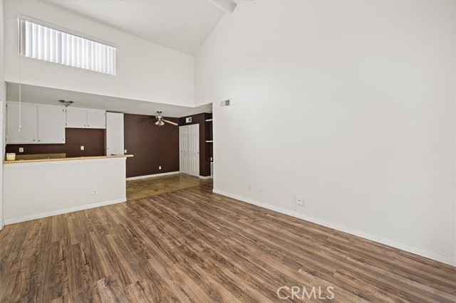Detail Gallery Image 4 of 22 For 18808 Mandan St #302,  Canyon Country,  CA 91351 - 1 Beds | 1 Baths