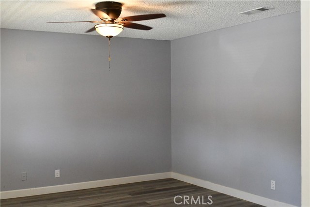 1956 Calle Arboleda, Hemet CA: https://media.crmls.org/medias/1ff32261-8f85-41fb-afef-d5994bc50fe5.jpg