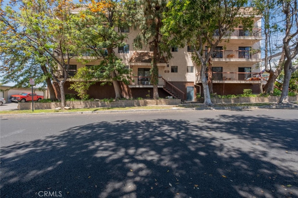 619 E Elmwood Avenue #Q