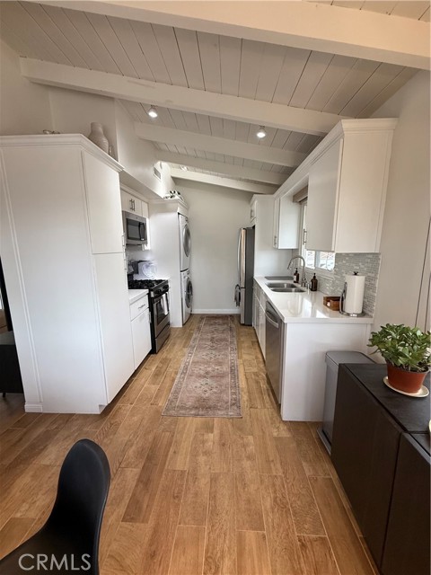 Detail Gallery Image 5 of 9 For 303 Marguerite Ave #C,  Corona Del Mar,  CA 92625 - 2 Beds | 1 Baths