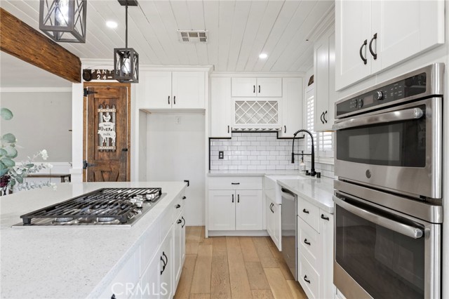 3834 Hillside Avenue, Norco CA: https://media.crmls.org/medias/1ff57f88-1537-4fe7-908d-1d1d1105a8f9.jpg