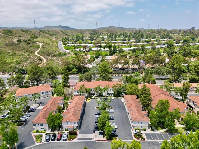 209 Cinnamon Teal, Aliso Viejo CA: https://media.crmls.org/medias/1ff5e875-b9b3-49f8-a23e-87b74787b0d7.jpg