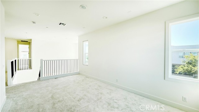 101 Bear Leaf, Lake Forest CA: https://media.crmls.org/medias/1ff5eeb3-8e1a-4705-b704-25de6f712b08.jpg