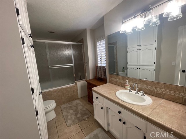 Bathroom (shower and jetted bathtub) near 2nd and 3rd bedrooms