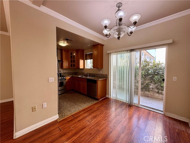 Detail Gallery Image 3 of 16 For 2418 Mohawk St #7,  Pasadena,  CA 91107 - 3 Beds | 3 Baths