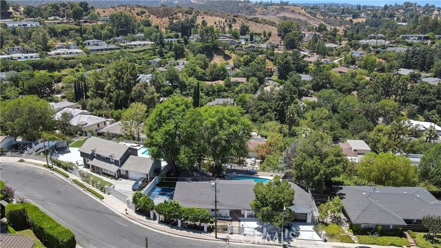 Detail Gallery Image 12 of 55 For 17072 Oak View Dr, Encino,  CA 91436 - 4 Beds | 3 Baths